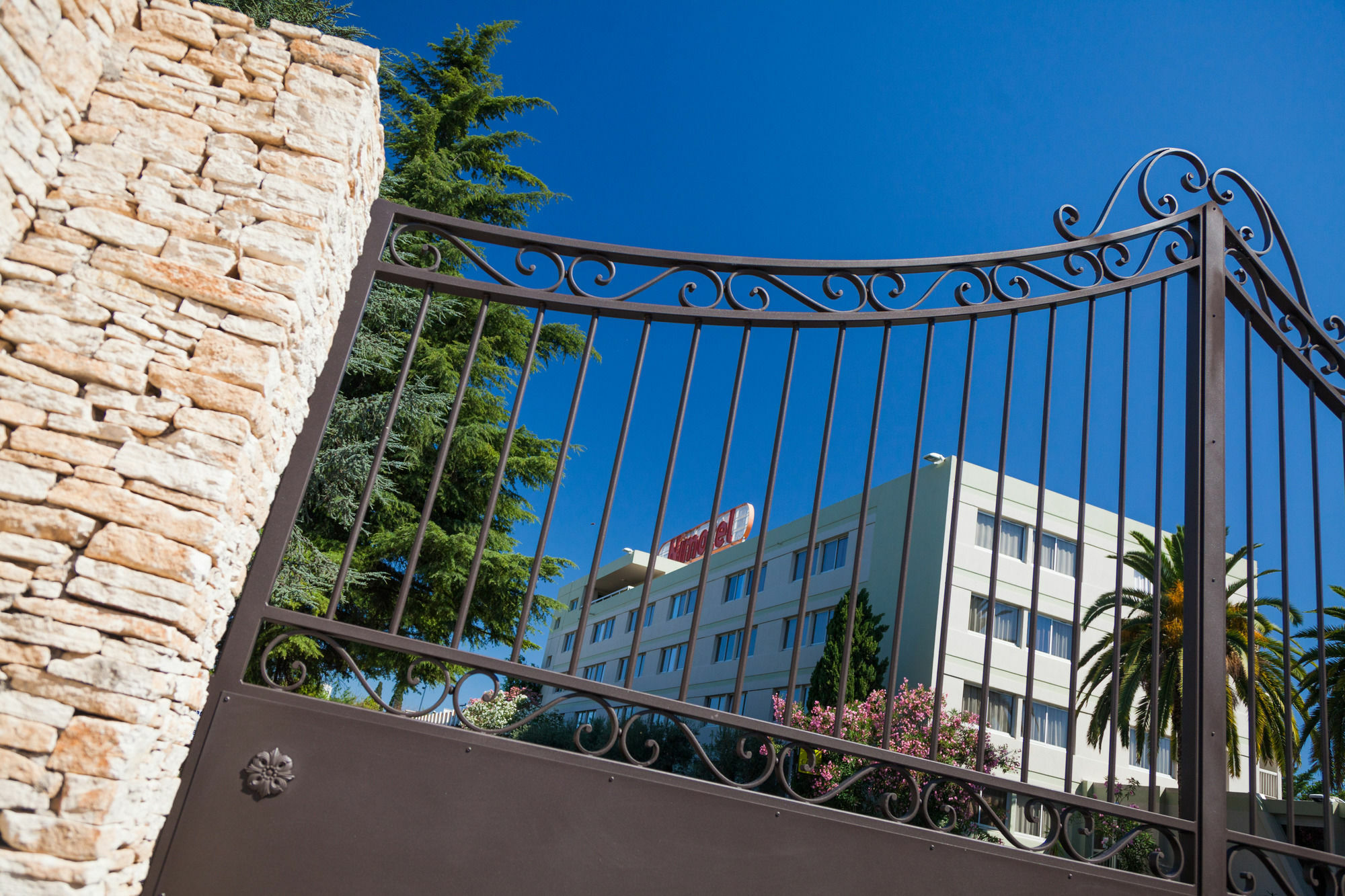 Logis Nimotel Hotel Cosy Ним Экстерьер фото