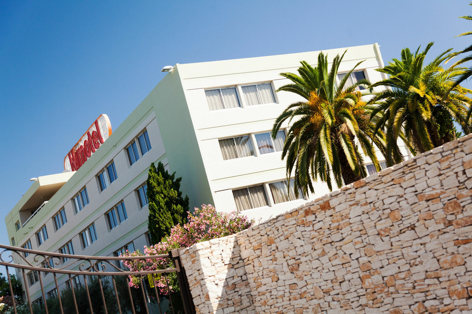 Logis Nimotel Hotel Cosy Ним Экстерьер фото